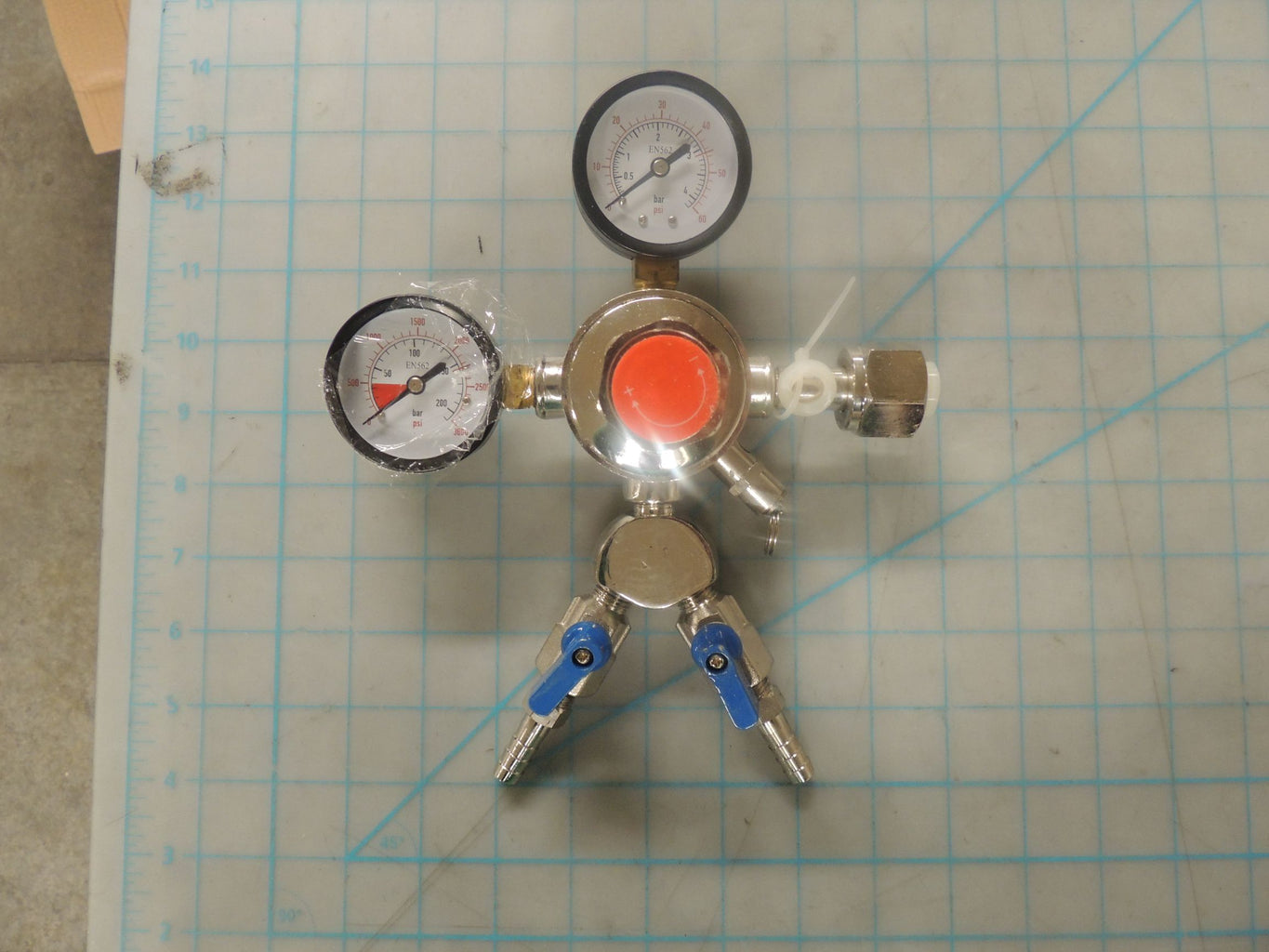 1.05.37.01.005 CO2 Regulator (double) - XPart Supply Ltd.