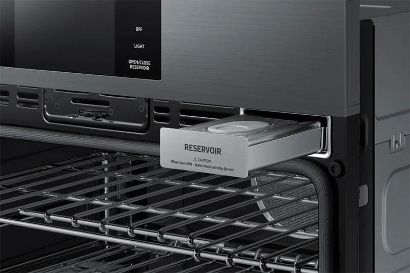 Dacor - 4.8 cu. ft Single Wall Oven in Stainless - DOB30M977SS