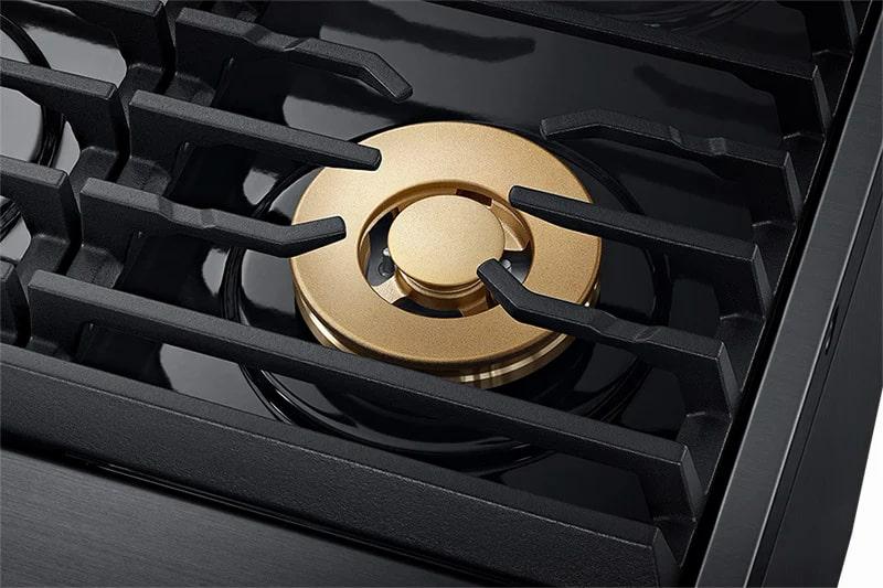 Dacor - 5.4 cu. ft  Gas Range in Black Stainless - DOP36M96GLM