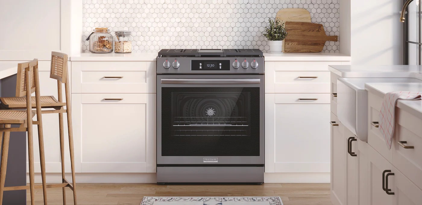 Frigidaire Gallery - 6 cu. ft  Gas Range in Stainless - GCFG3060BF