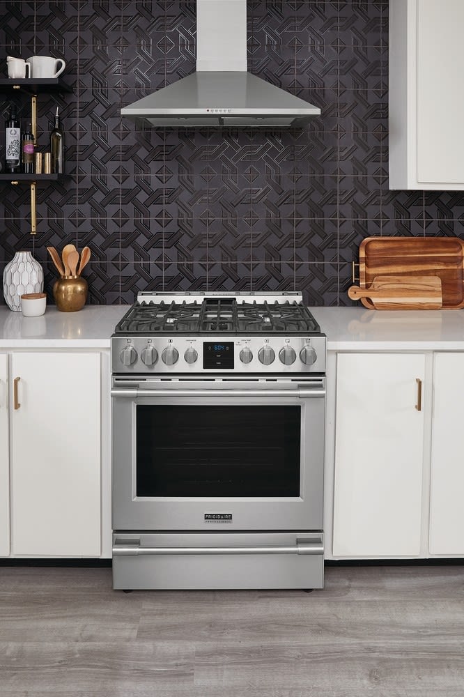 Frigidaire Professional - 5.6 cu. ft  Gas Range in Stainless - PCFG3078AF
