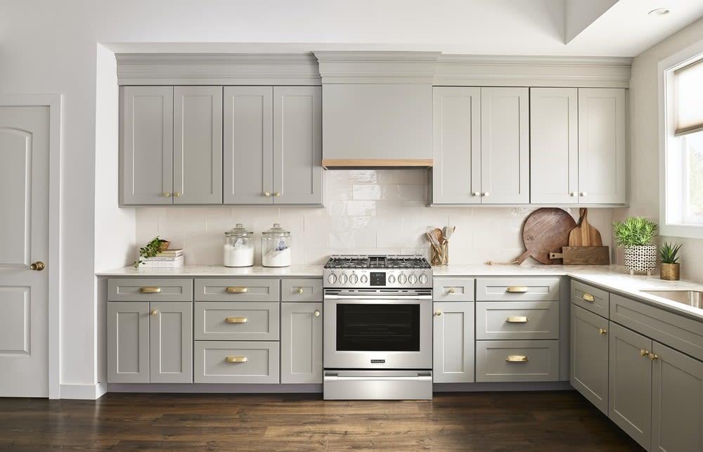 Frigidaire Professional - 5.6 cu. ft  Gas Range in Stainless - PCFG3078AF