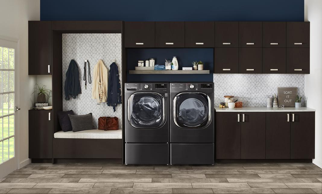 LG - 5.8 cu. Ft  Front Load Washer in Black Stainless - WM4500HBA