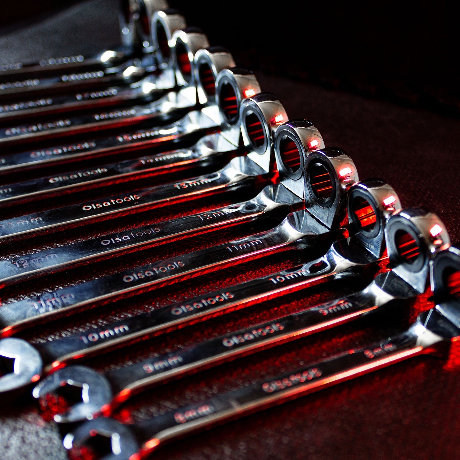 Ratcheting Wrench Set with Magnetic Wrench Organizer