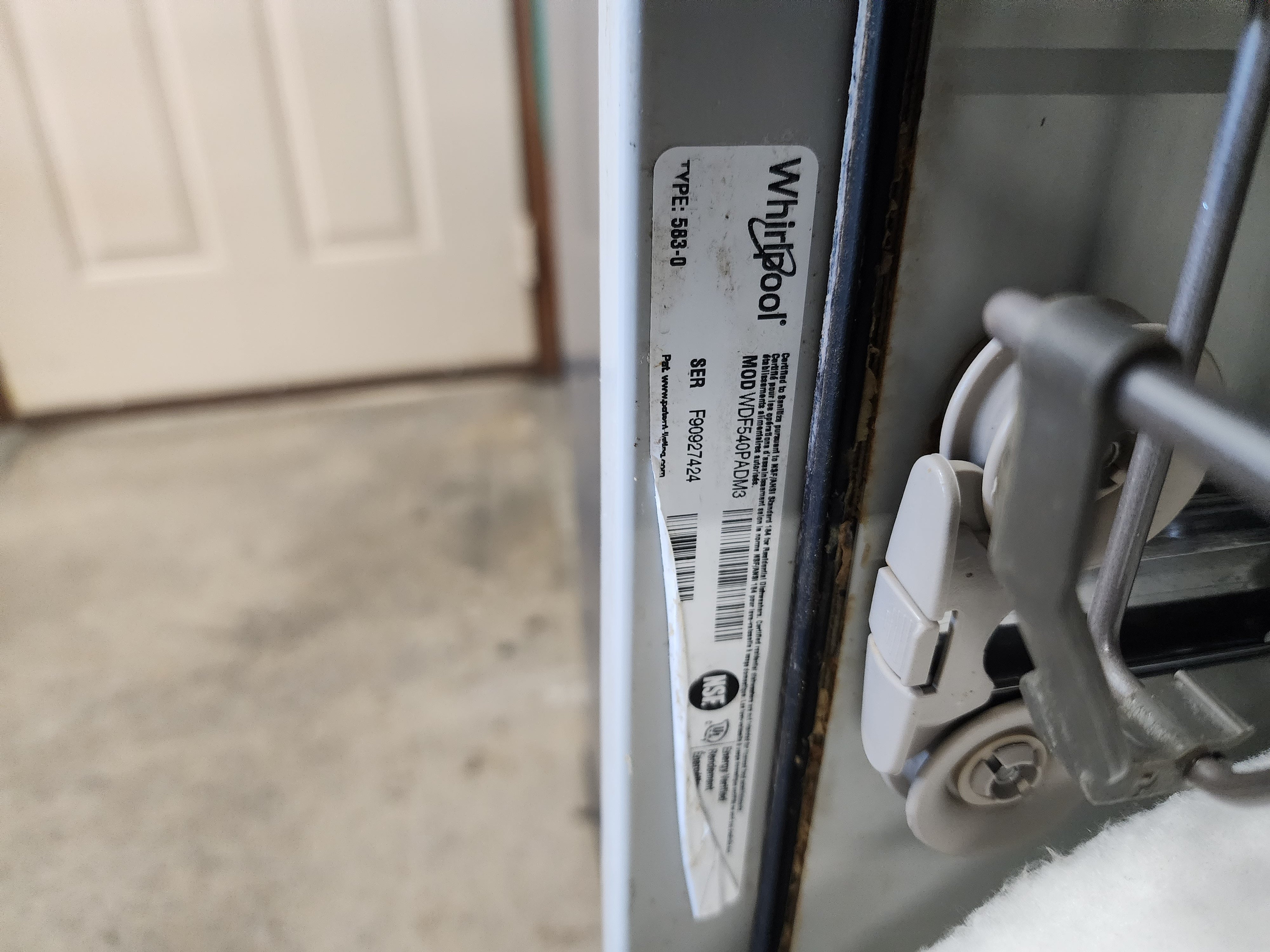 Whirlpool Dishwasher - WDF540PADM3