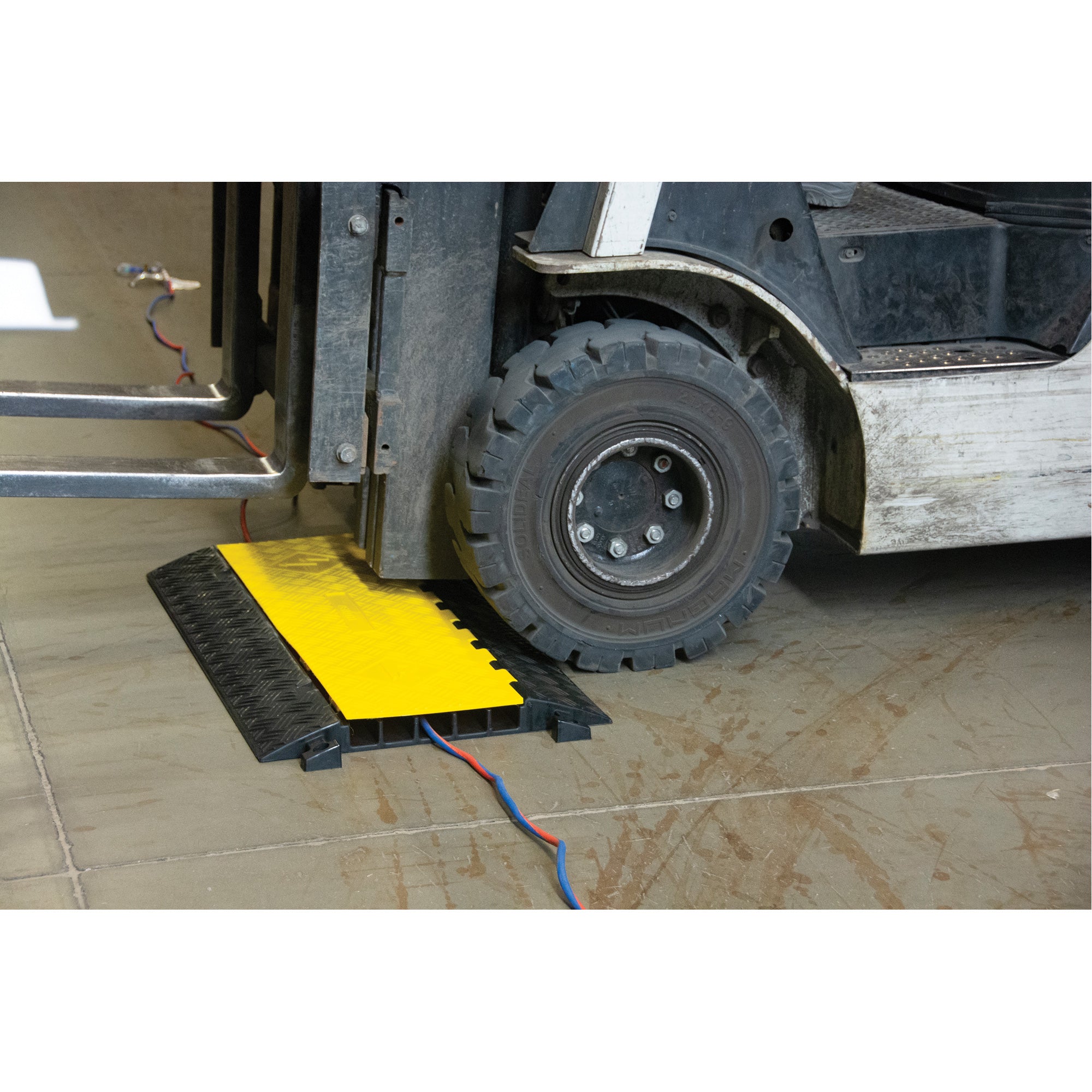 Polyurethane Cable Protector, 5 Channels, 35.43" L x 19.69" W x 2" H